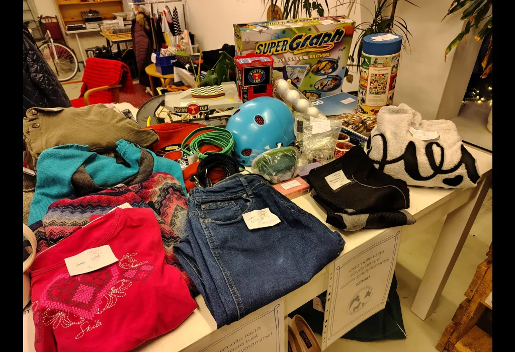 Kirppispöytämme Pälkäneellä